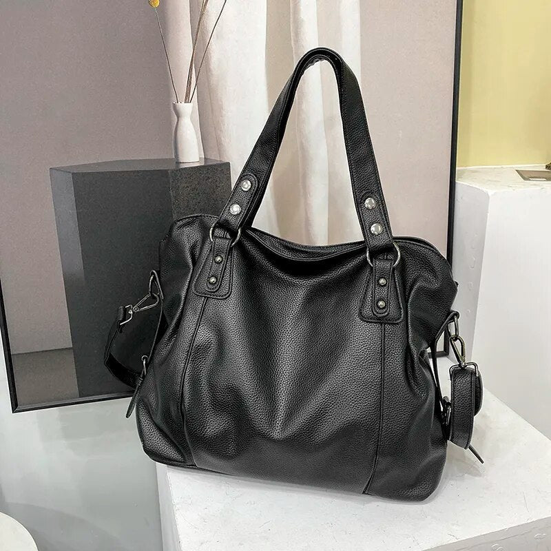 Zita | Duża torba na ramię z miękkiego materiału z odpinanym paskiem – elegancja i praktyczność