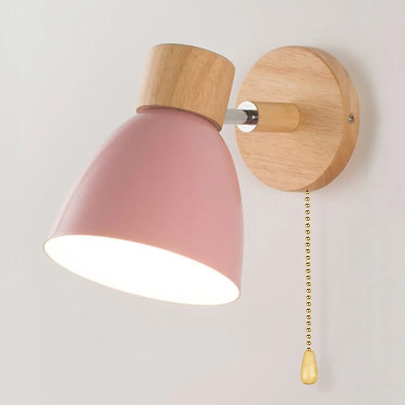 Moderná nástenná lampa – minimalistický štýl a prírodný dotyk