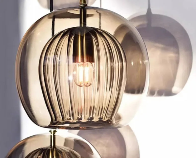 Moderne Glaskugel - Sanftes Licht Und Raffinierter Stil