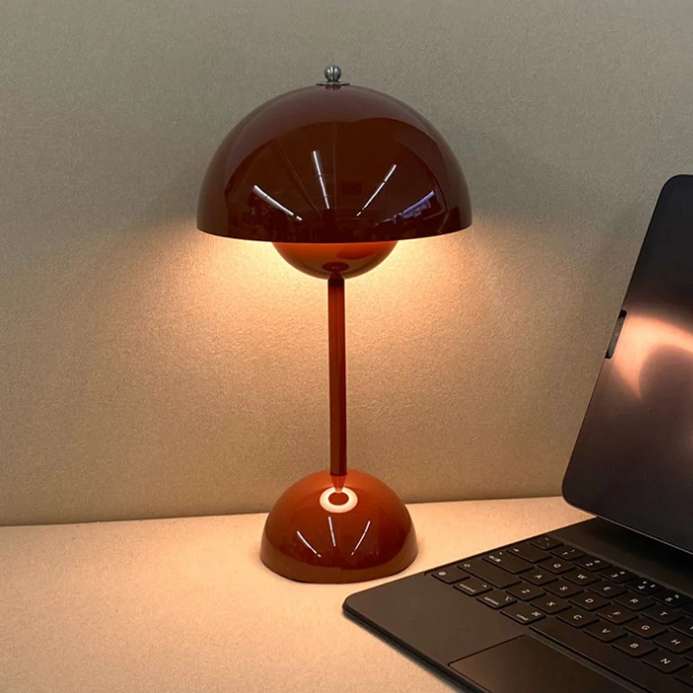 Přenosná stolní lampa – moderní design a nomádské osvětlení