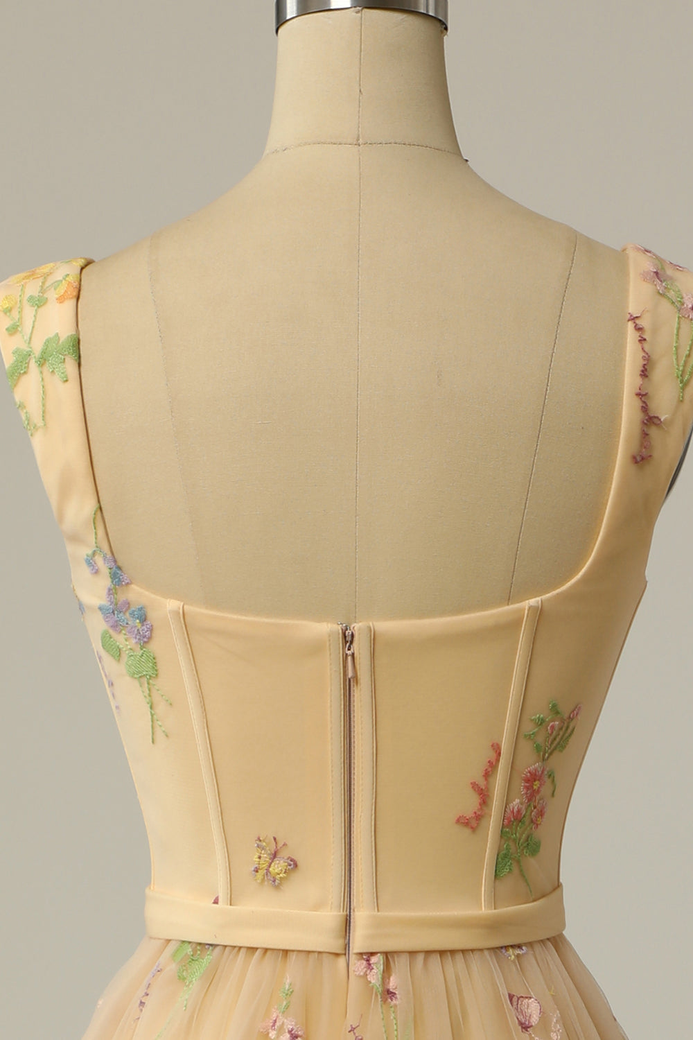 Elise | Lange Ballkleid – Raffinierte Stickereien