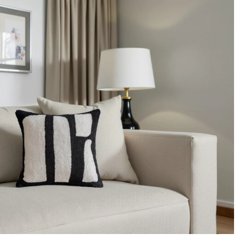 Cojín Decorativo con Motivo de Cebra – Toque Salvaje y Elegante