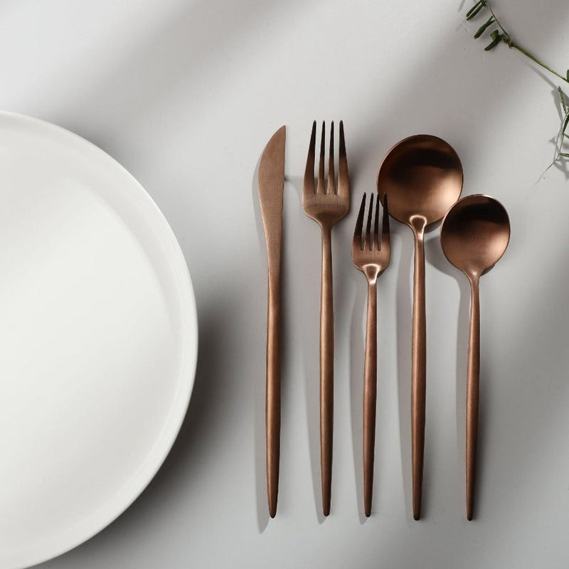 Bestik Sæt – Enkel og Funktionel Stil
