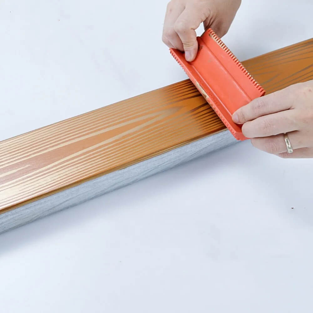 Holzfinish-Stempel – Realistische Darstellung und einfache Anwendung 