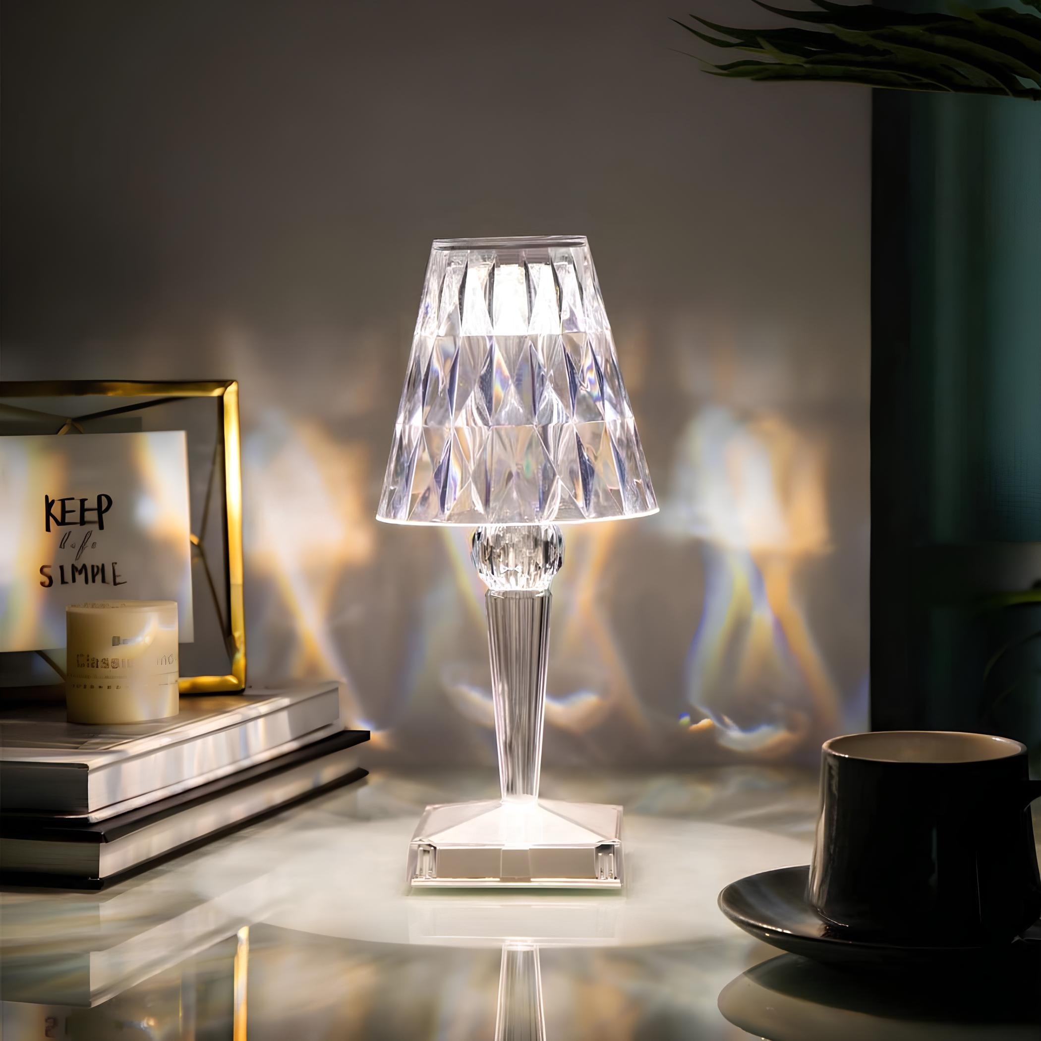 Křišťálová stolní lampa – moderní elegance a útulná atmosféra 