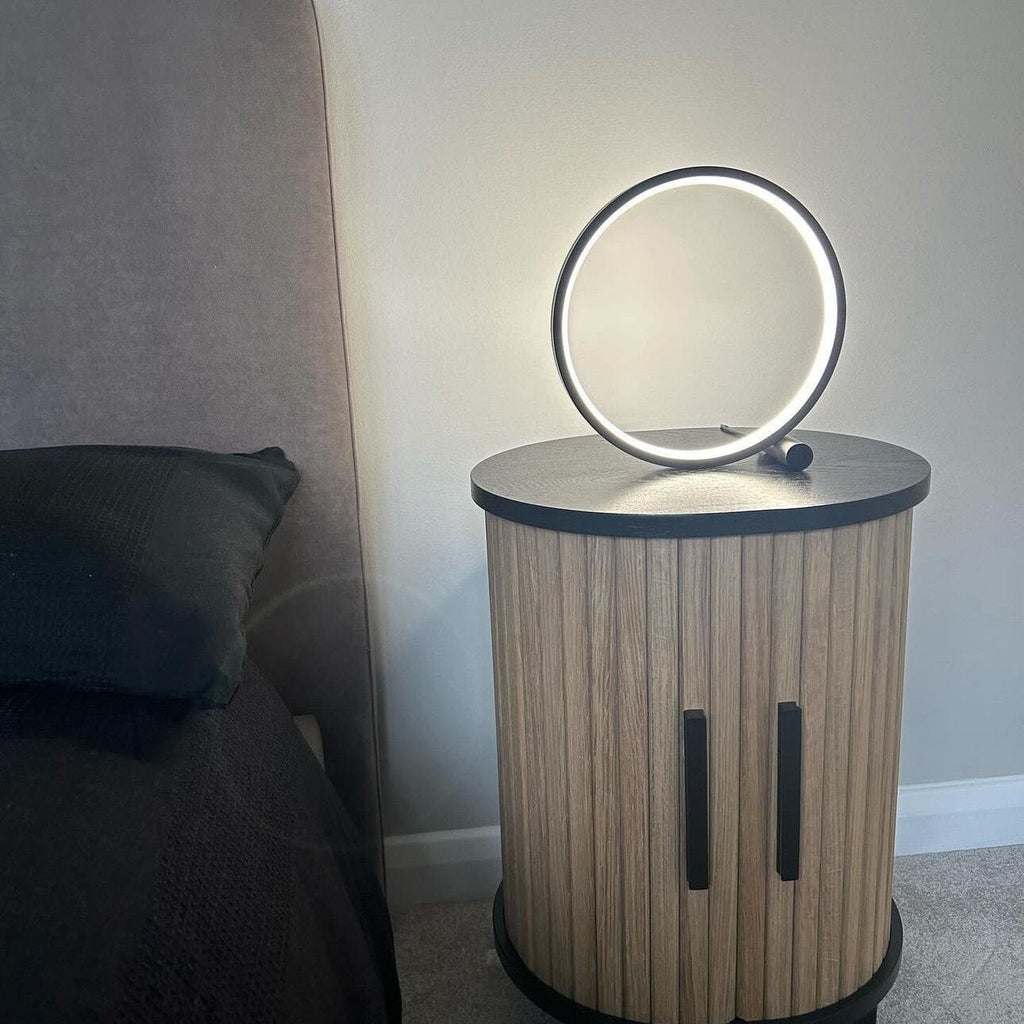 Sirkulær Bordlampe Med Berøringssensor – Modernitet Og Komfort 
