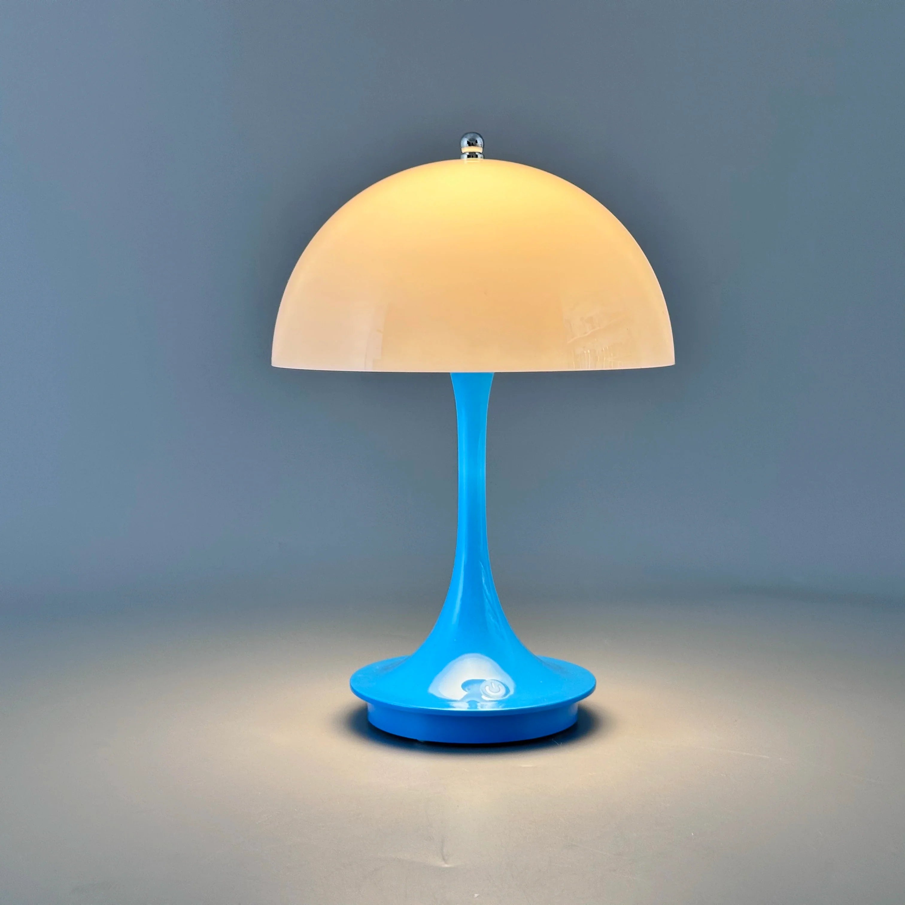 Lampă de birou LED – Reîncărcabilă și iluminare cu trei niveluri 