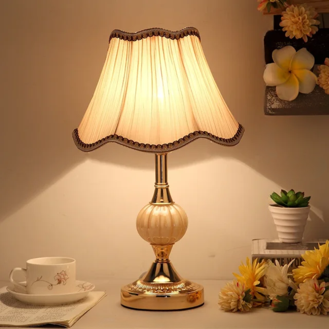 Decoratieve Tafellamp – Vintage Stijl En Tijdloze Elegantie 