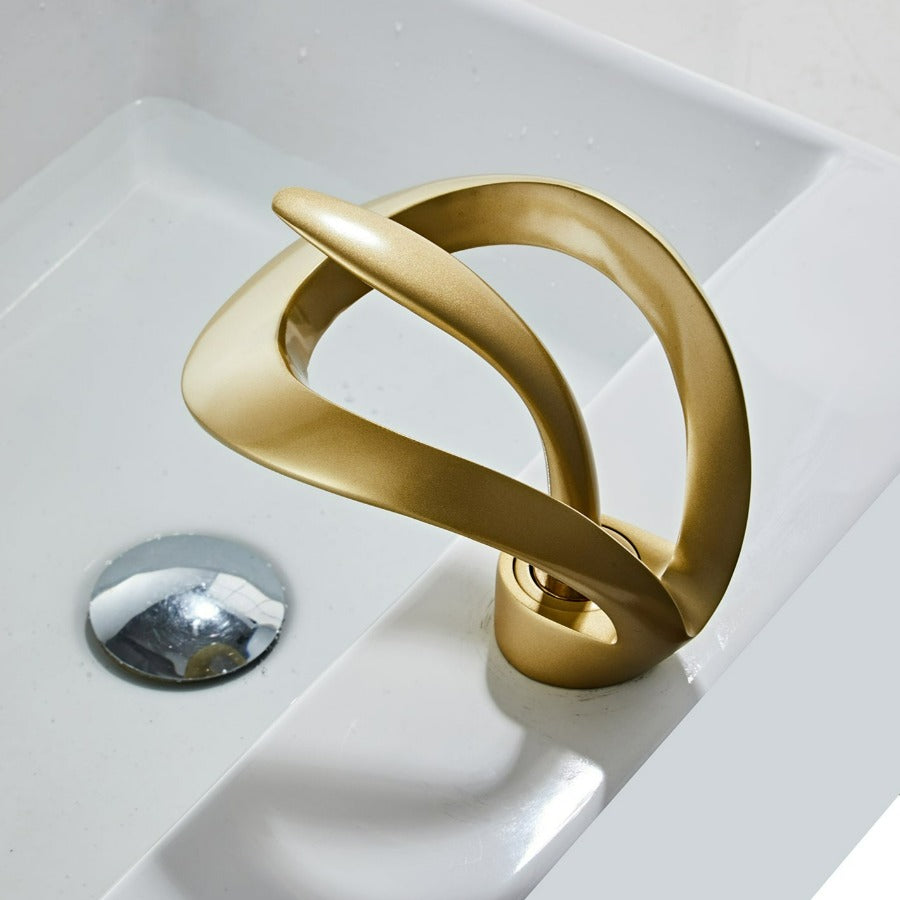 Robinet de baie modern – design curbat și elegant 