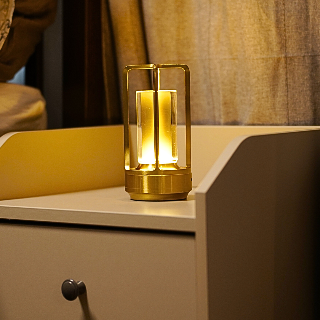 Dobíjecí stolní lampa – jemné osvětlení a nadčasový styl 
