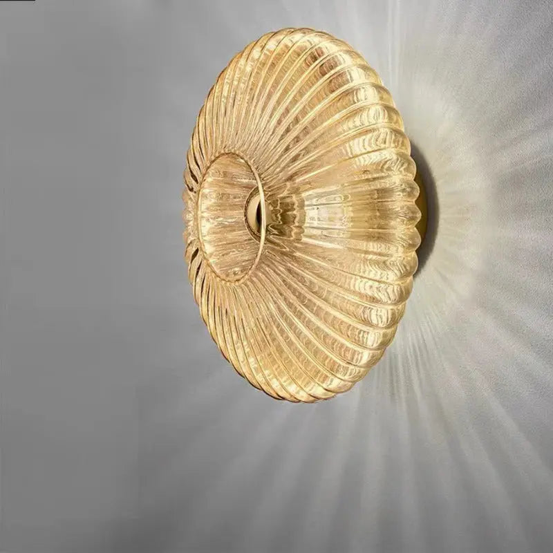 Aplica de perete elegantă – Ambianță luminoasă și sofisticată 