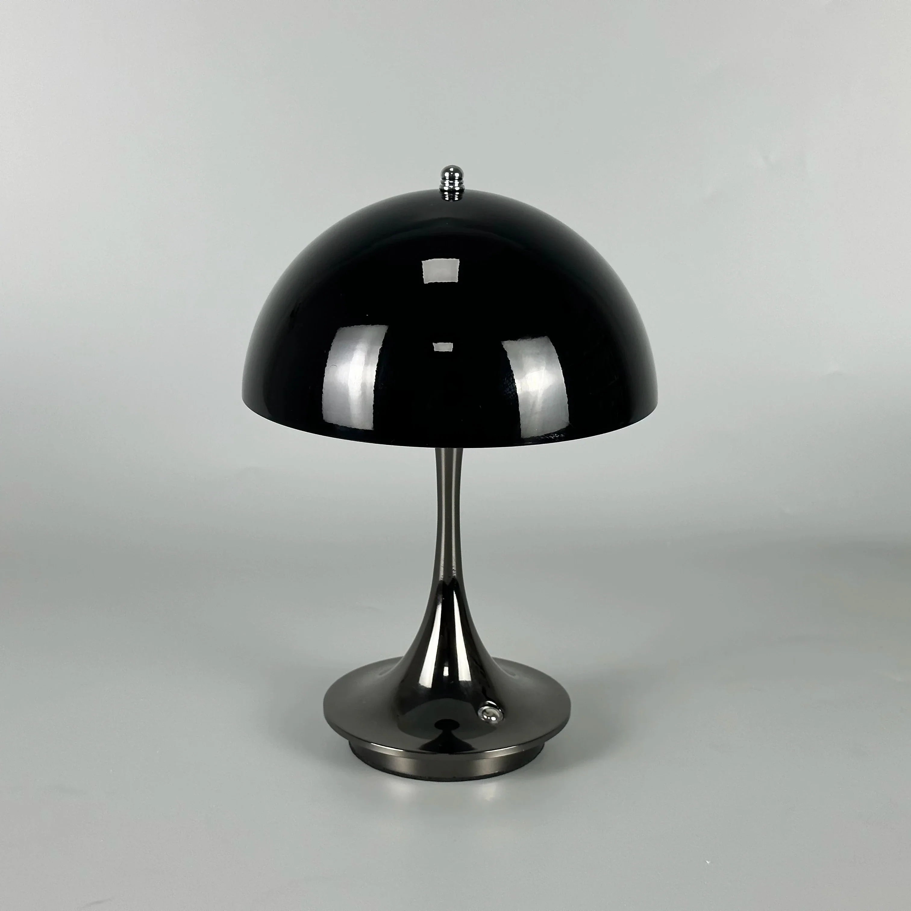 Lampă de birou LED – Reîncărcabilă și iluminare cu trei niveluri 