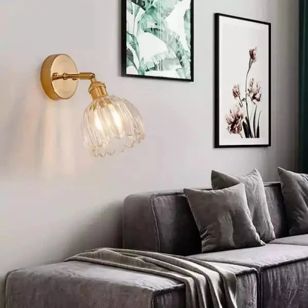 Aplica decorativă de perete – floare în mugure și atmosferă romantică 