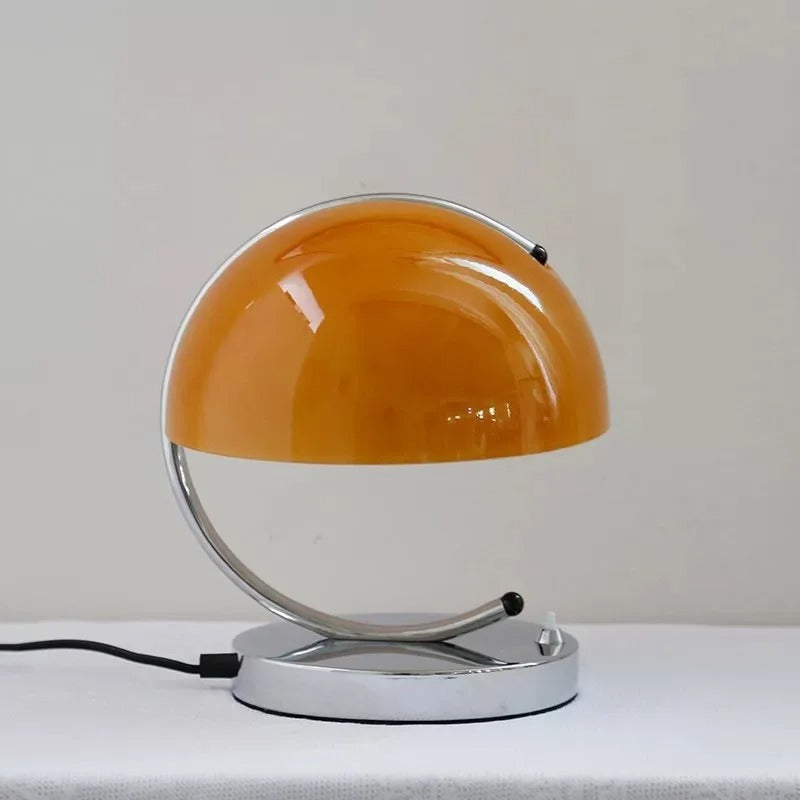 Stolní lampa ve skandinávském stylu ze skla – elegance a modernita 