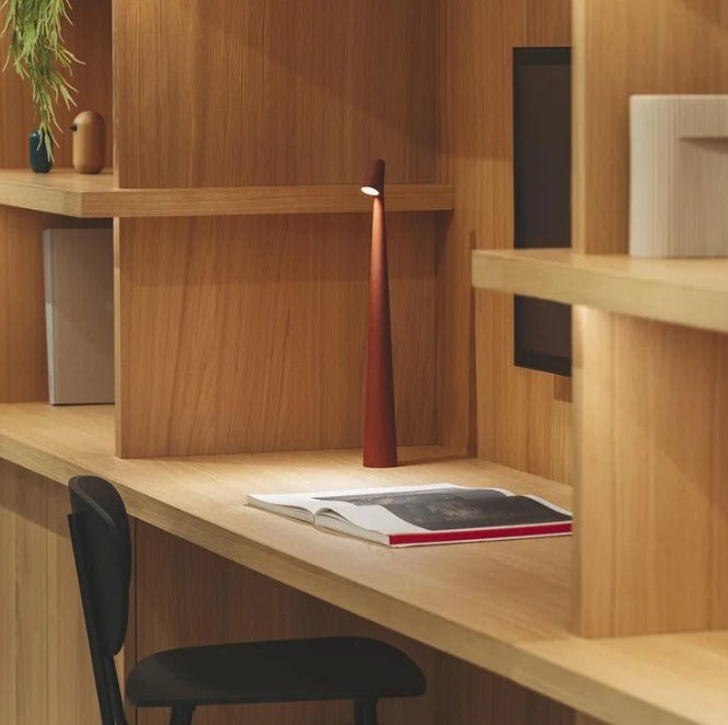 Lampă de birou LED fără fir – Design minimalist și elegant 