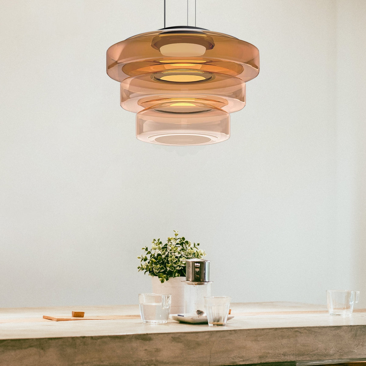 Skleněná závěsná lampa ve stylu Bauhaus - elegance a modernost