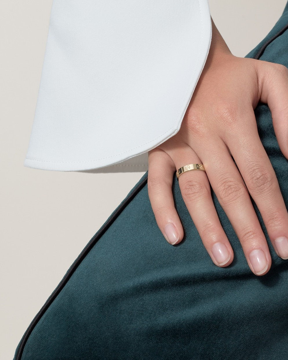Inel Unisex Reglabil – Eleganță Minimalistă Și Confort Pe Măsură 