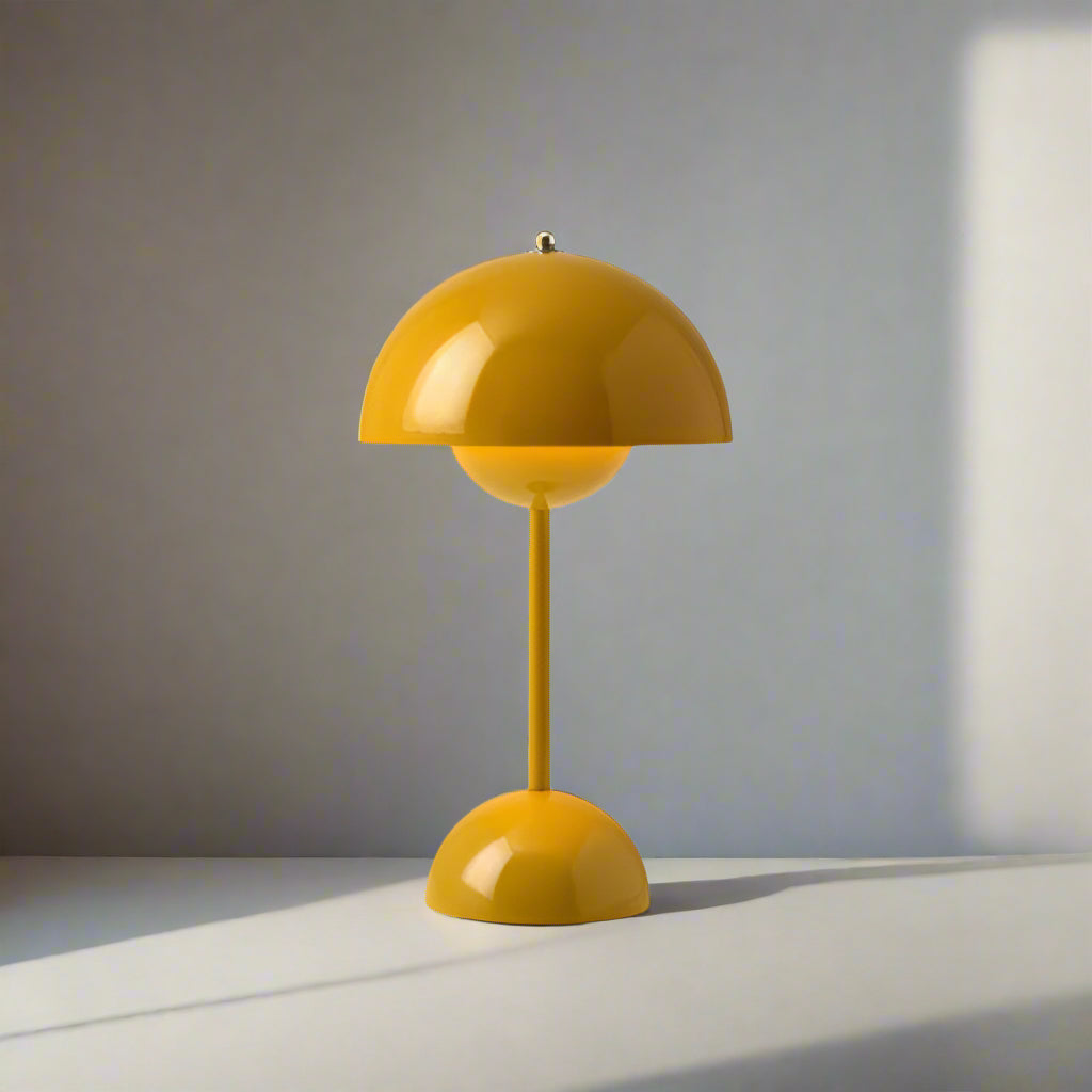 Lampă de Masă Portabilă – Design Modern și Iluminat Nomad 