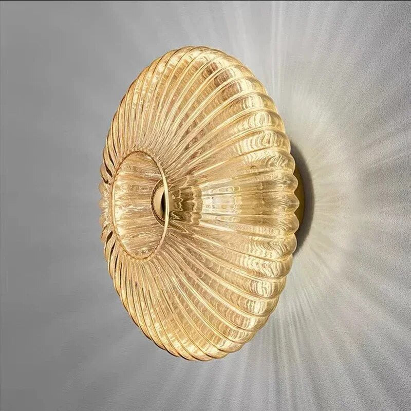 Aplique de Pared de Vidrio Ondulado – Elegancia y Luz Suave 