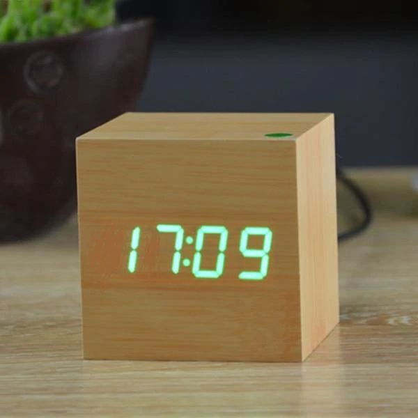 Digital Cube Ur - Minimalistisk Design Og LED Skærm 