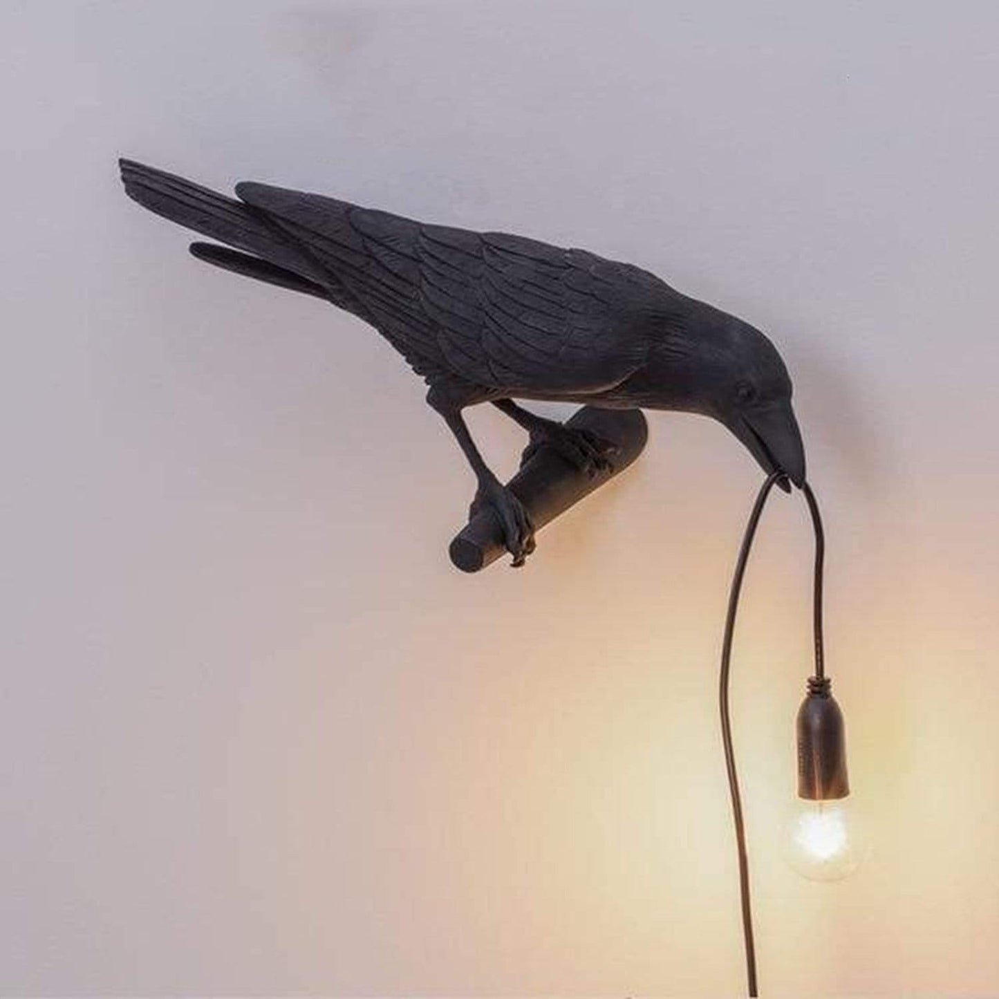 Lampă Decorativă — Corb pentru o Ambianță Misterioasă 
