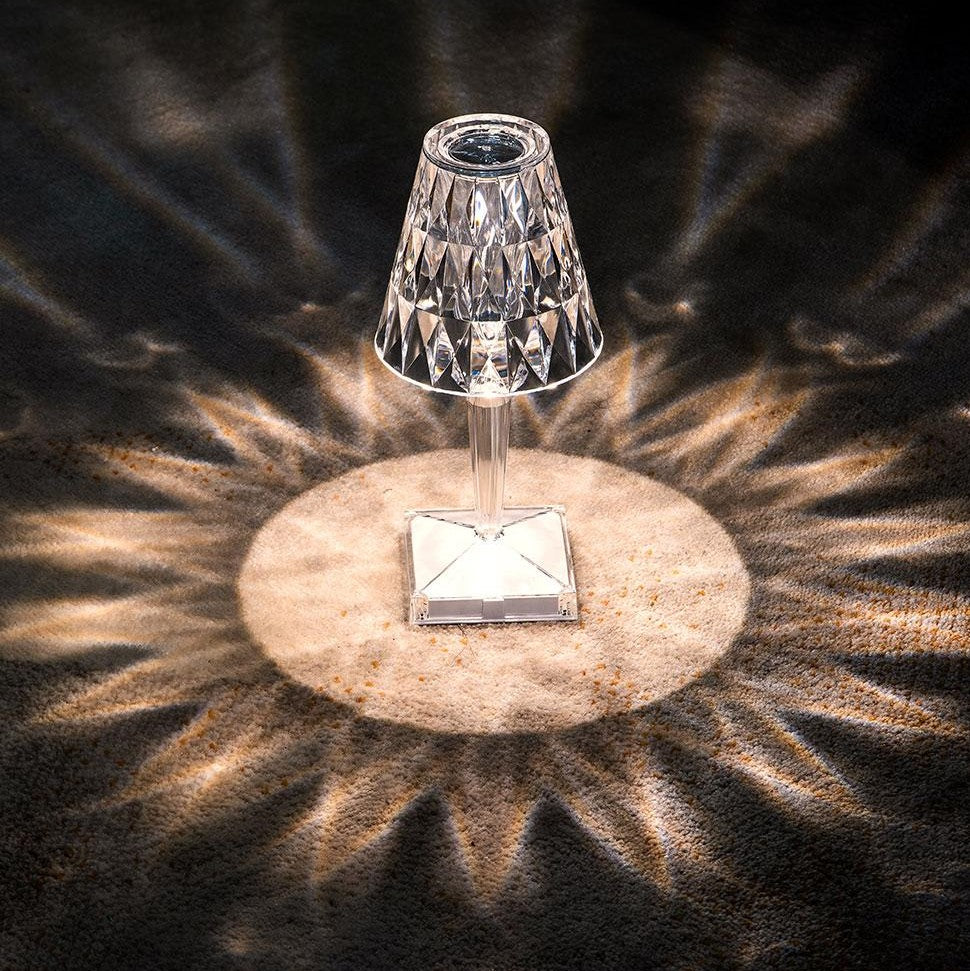 Lámpara de Mesa Cristalina – Elegancia Moderna y Ambiente Acogedor 