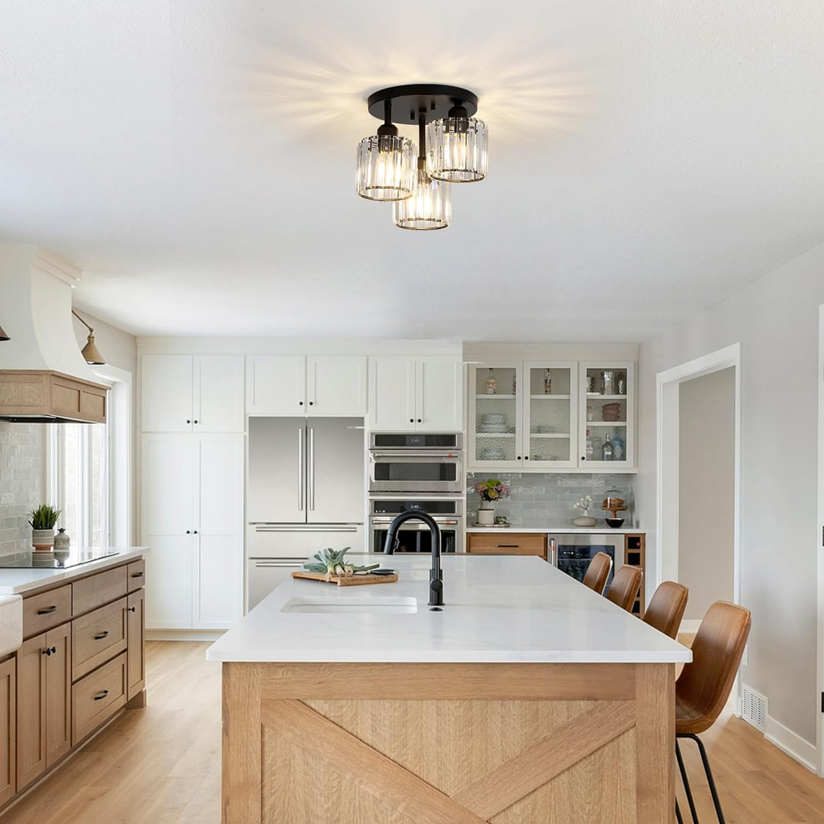 Semi-inbouw plafondlamp – Moderne elegantie en verfijnde glans 