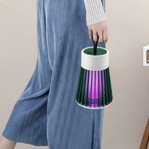 Přenosná lampa proti hmyzu - účinná ochrana a měkké světlo