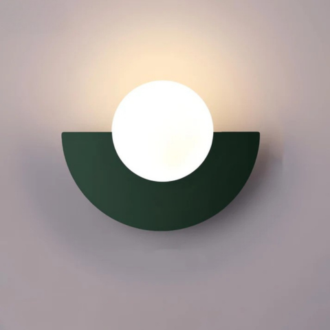 Moderne Wandlampe – Halbkreisform und sanfte Beleuchtung 