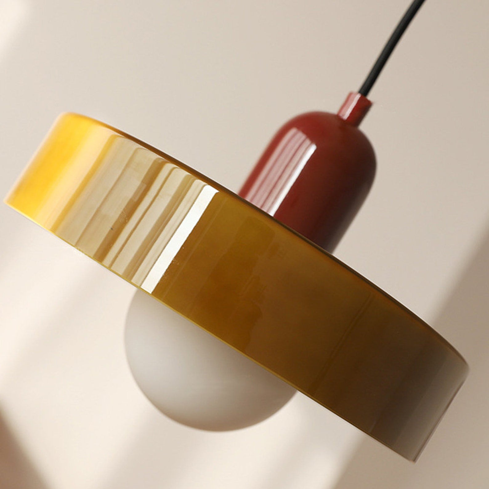 Suspension En Verre Coloré – Sublimez Vos Espaces Avec Style