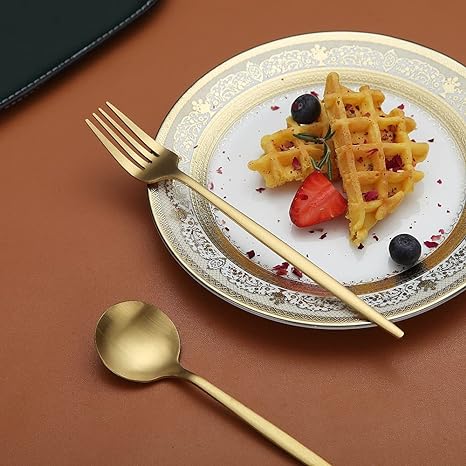 مجموعة من أدوات المائدة - تصميم أنيق وعملية 