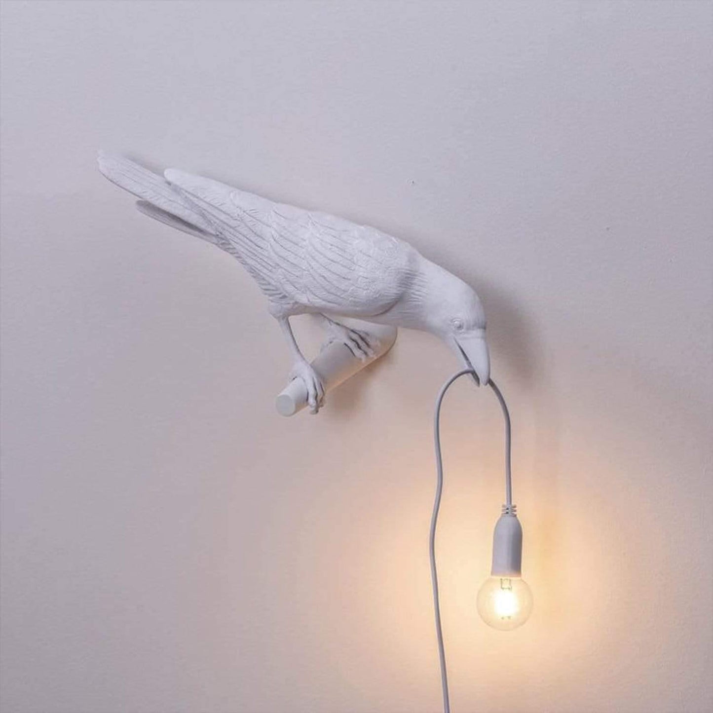 Lampă Decorativă — Corb pentru o Ambianță Misterioasă 