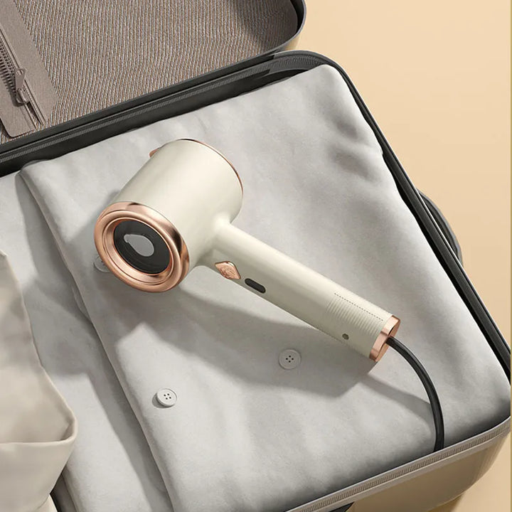 מגהץ קיטור נייד נטען USB — קומפקטי וקל לנשיאה 